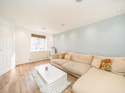 2 Bed Terraced House, Hither Farm Road, SE3