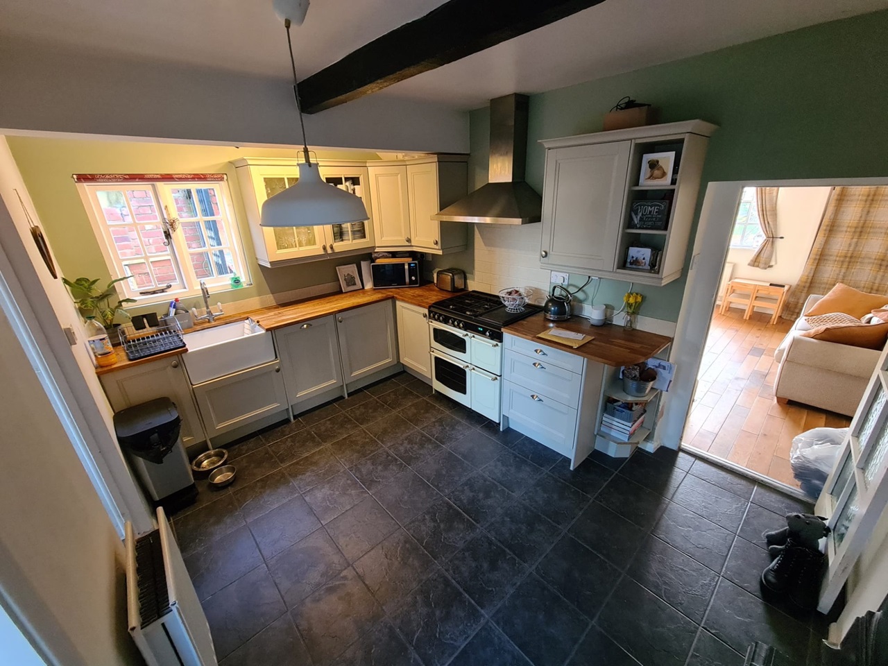 Wolston, Coventry 2 Bed SemiDetached House, Warwick Road, CV8 To