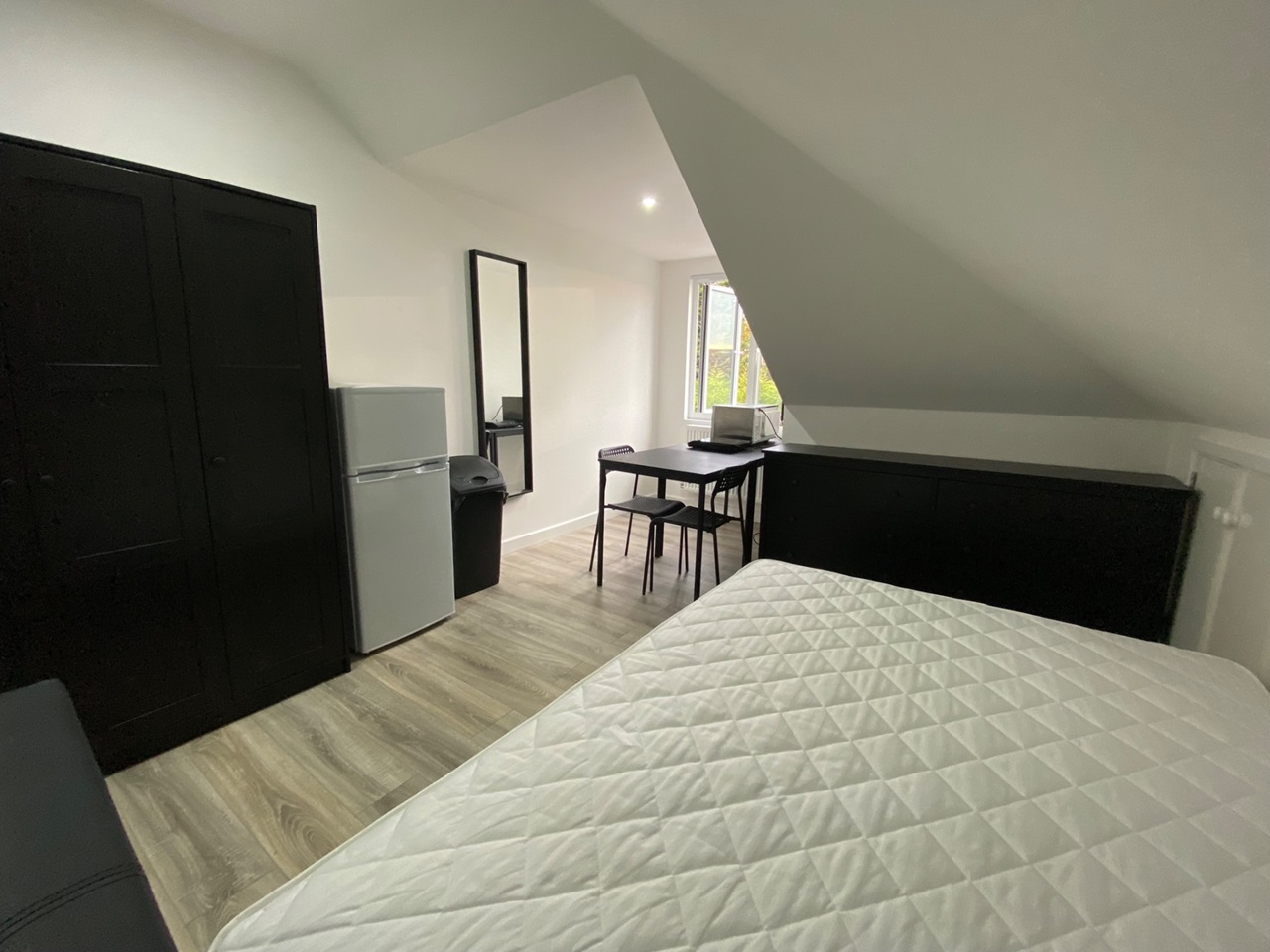 West Drayton Studio Flat, Yiewsley, UB7 To Rent Now for £1,195.00 p/m