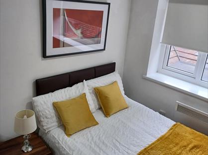 Studio Flat, The Midway, ST5