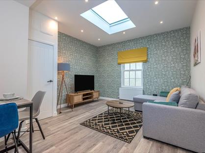 2 Bed Flat, High Street, GL50