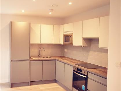 2 Bed Flat, Grainger Close, UB5