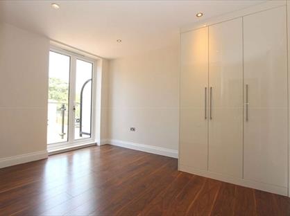 2 Bed Flat, Davis House, N13