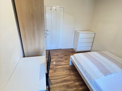 Room in a Shared Flat, Lancaster Court, SW6