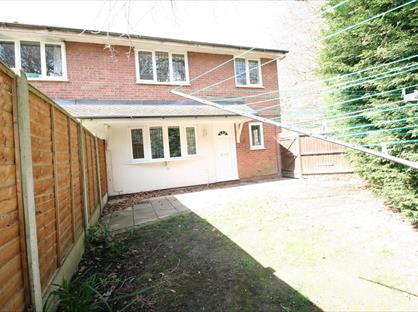 2 Bed Terraced House, Hollymead Close, CO4
