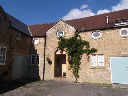 2 Bed Terraced House, Blue Ball Close, BA10