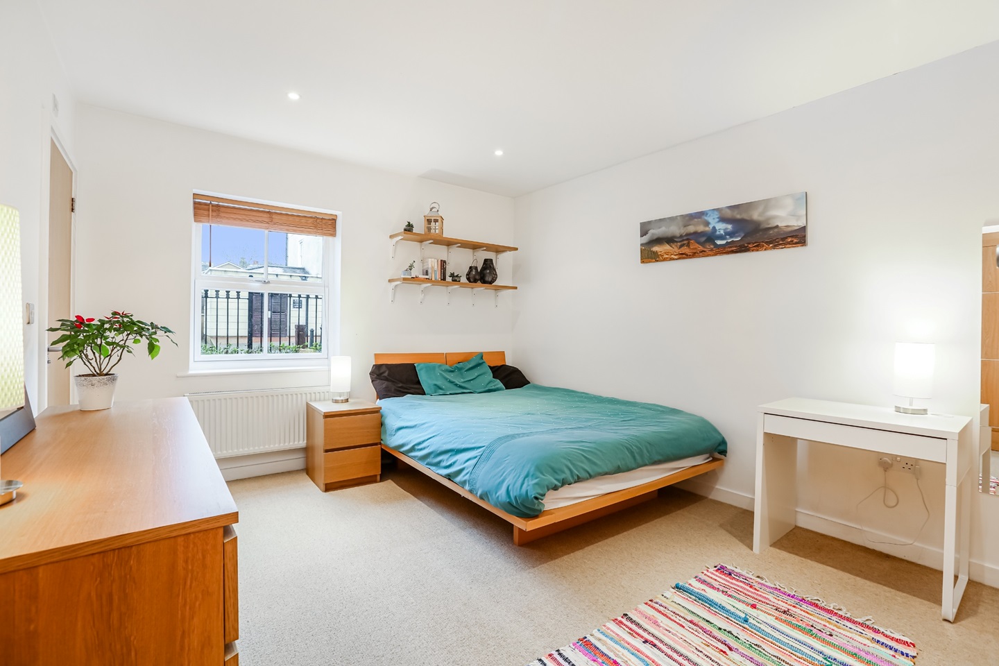 London - 2 Bed Flat, Northpoint Square, NW1 - To Rent Now for £3,000.00 p/m