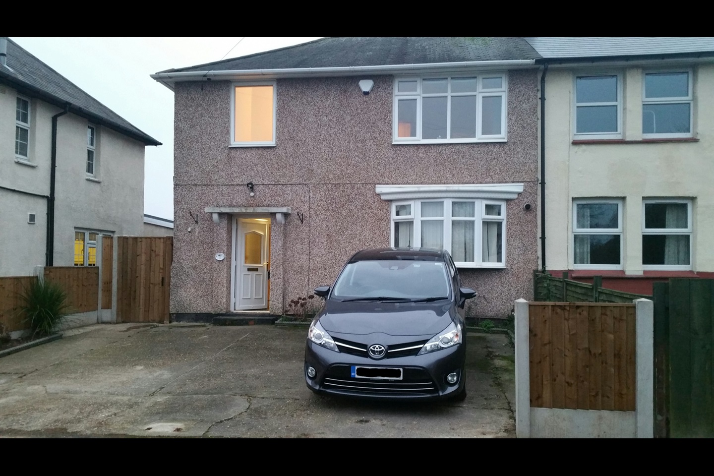 3 Bed Semi-Detached House, Bowness Avenue, NG6