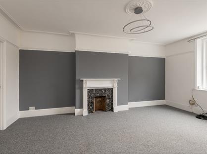 2 Bed Flat, Sandringham Court, CT10