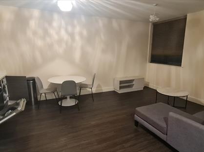 1 Bed Flat, Park House, LS28