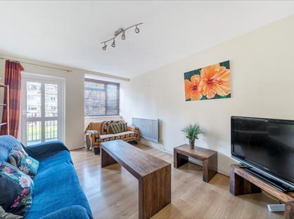 2 Bed Flat, Tildesley Road, SW15
