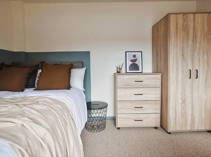 3 Bed Terraced House, Queens Drive, BA2