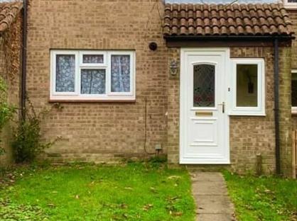 3 Bed Terraced House, Burton Walk, BN27