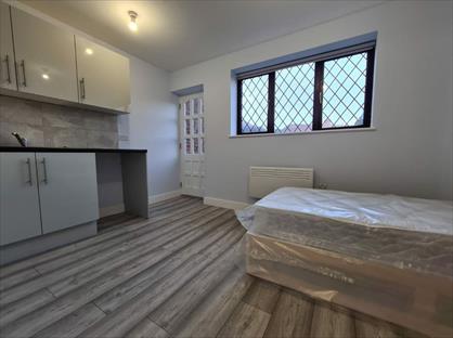 Studio Flat, De Salis Road, UB10