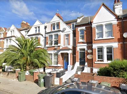 Studio Flat, Knollys Road, SW16