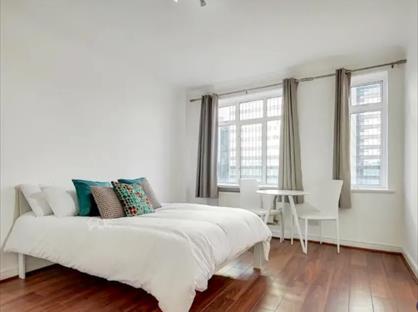 Studio Flat, Warren Court, NW1