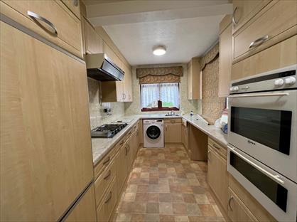 4 Bed Detached House, Grosvenor Gardens, IG8