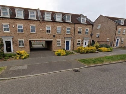 5 Bed Semi-Detached House, Wilkinson Drive, IP5