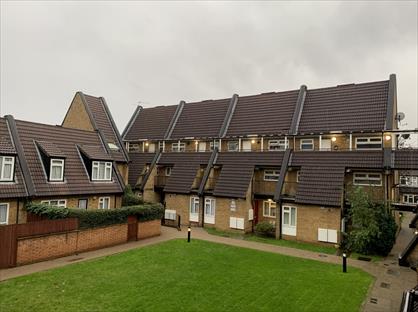 1 Bed Flat, Griffin Close, NW10