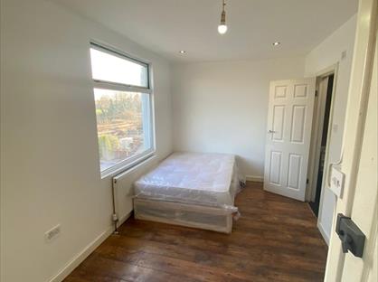 Room in a Shared Flat, Chester Road, IG3