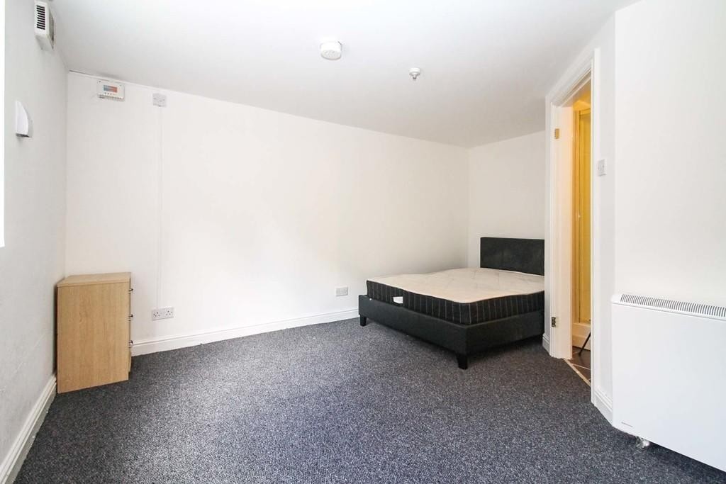 Additional image 2 of 1 Bed Flat, Hall Lane, LS12, N1 7GU