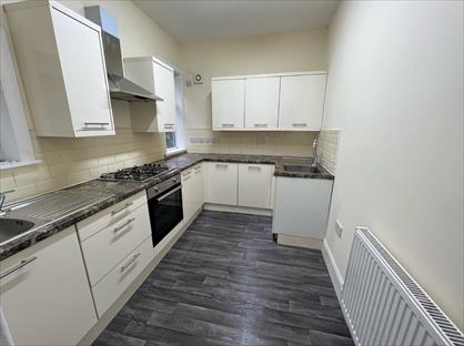 3 Bed Semi-Detached House, Winchester Avenue, M25