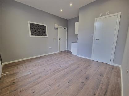 Studio Flat, Walworth Road, SE17