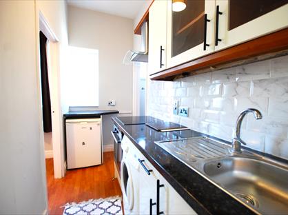 2 Bed Flat, Lansdowne Road, CR0