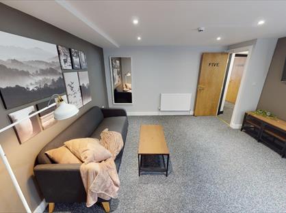 Studio Flat, Oak Road, M7