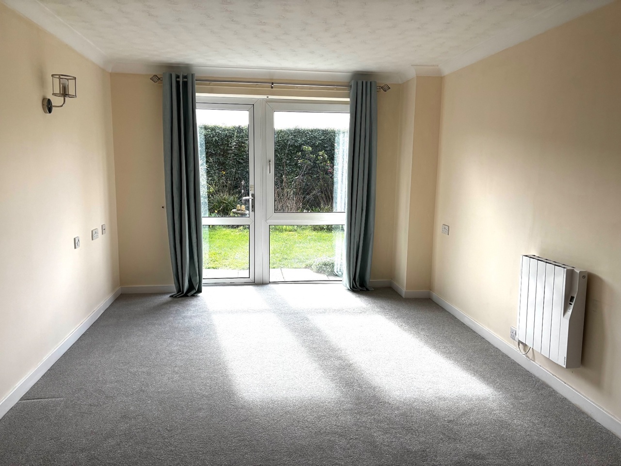 Evesham - 1 Bed Flat, St Marys Road, WR11 - To Rent Now for £780.00 p/m