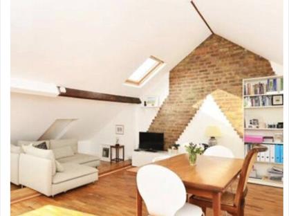 1 Bed Maisonette, C, E5