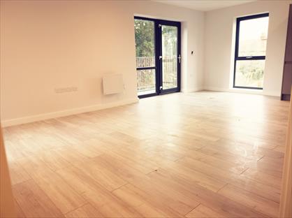 2 Bed Flat, Grainger Close, UB5