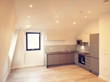 2 Bed Flat, Grainger Close, UB5