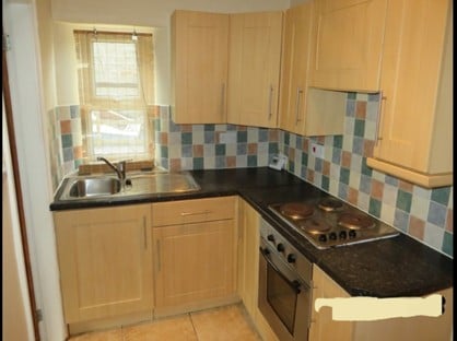 3 Bed Terraced House, Halifax Road, BD21