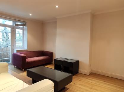 1 Bed Flat, Acorn Walk, SE16