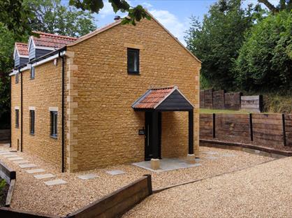 3 Bed Detached House, Orchardleigh, BA22