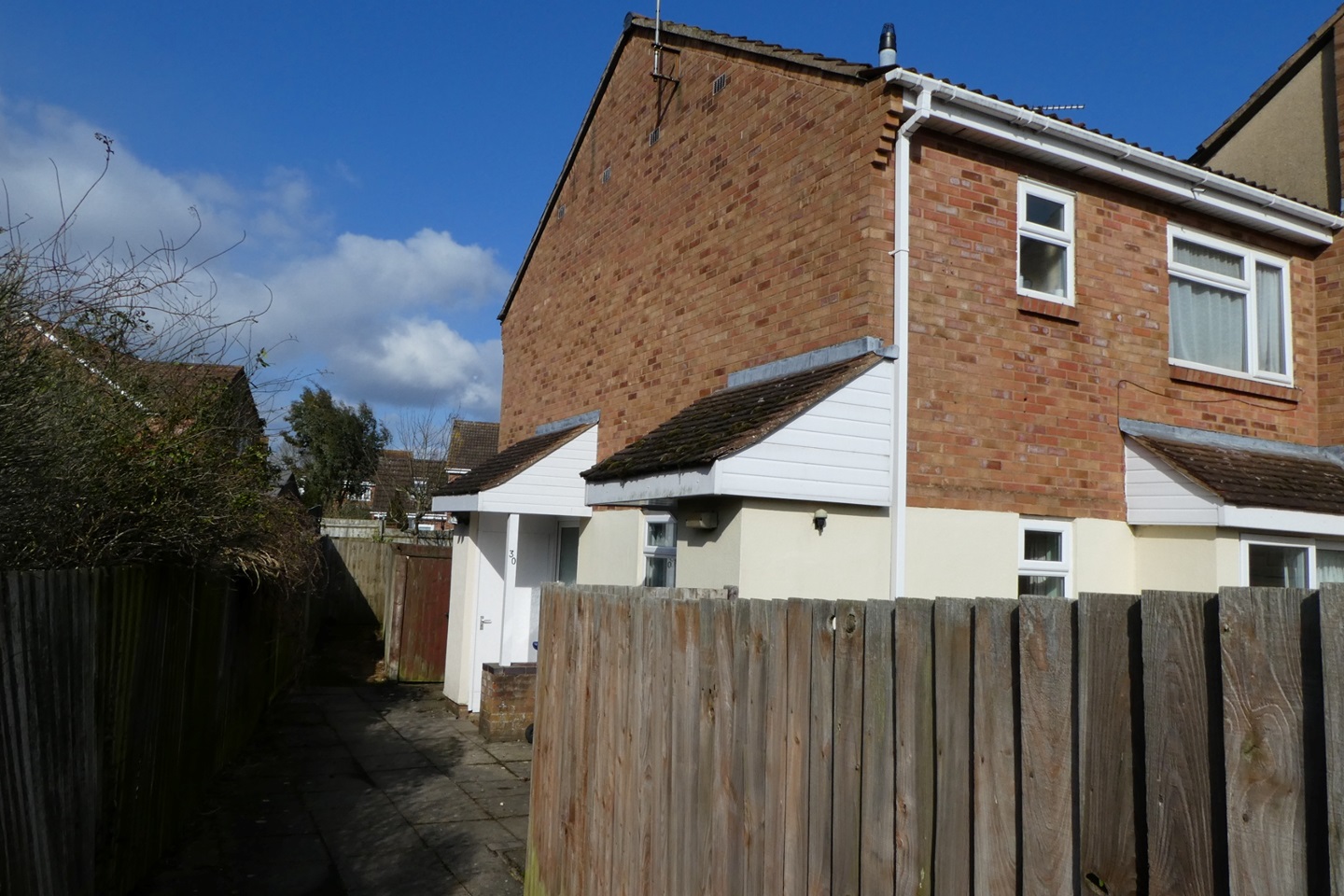 Banbury 1 Bed Terraced House, Winchelsea Close, OX16 To Rent Now