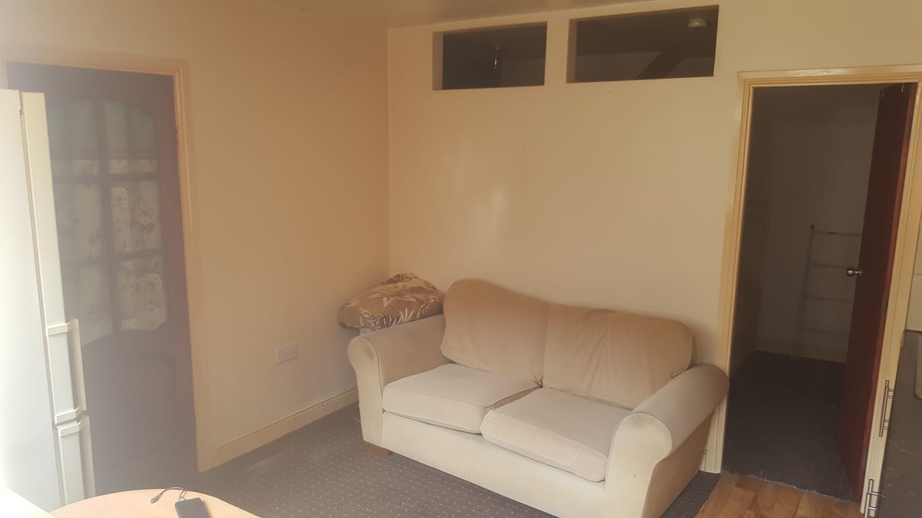 Bradford 1 Bed Flat, Temple Street, BD9 To Rent Now for £550.00 p/m