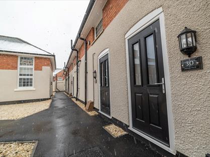 1 Bed End Terrace, Memorial Avenue, S80