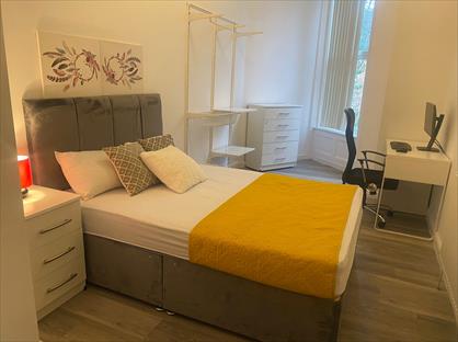 Room in a Shared House, Manygates Park, WF1