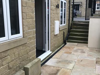 2 Bed Flat, Windhill, BD18