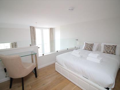 Studio Flat, Mcdonald Road, EH7