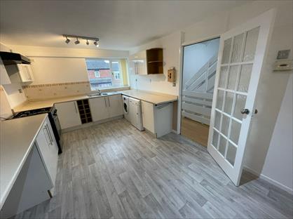 3 Bed Terraced House, County Close, B32