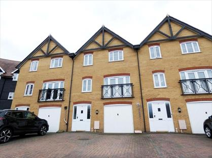 4 Bed Terraced House, Bluefield Mews, CT5