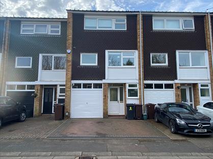 4 Bed Terraced House, Haddon Court, AL5