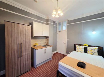 Studio Flat, Bushey Grove Road, WD23