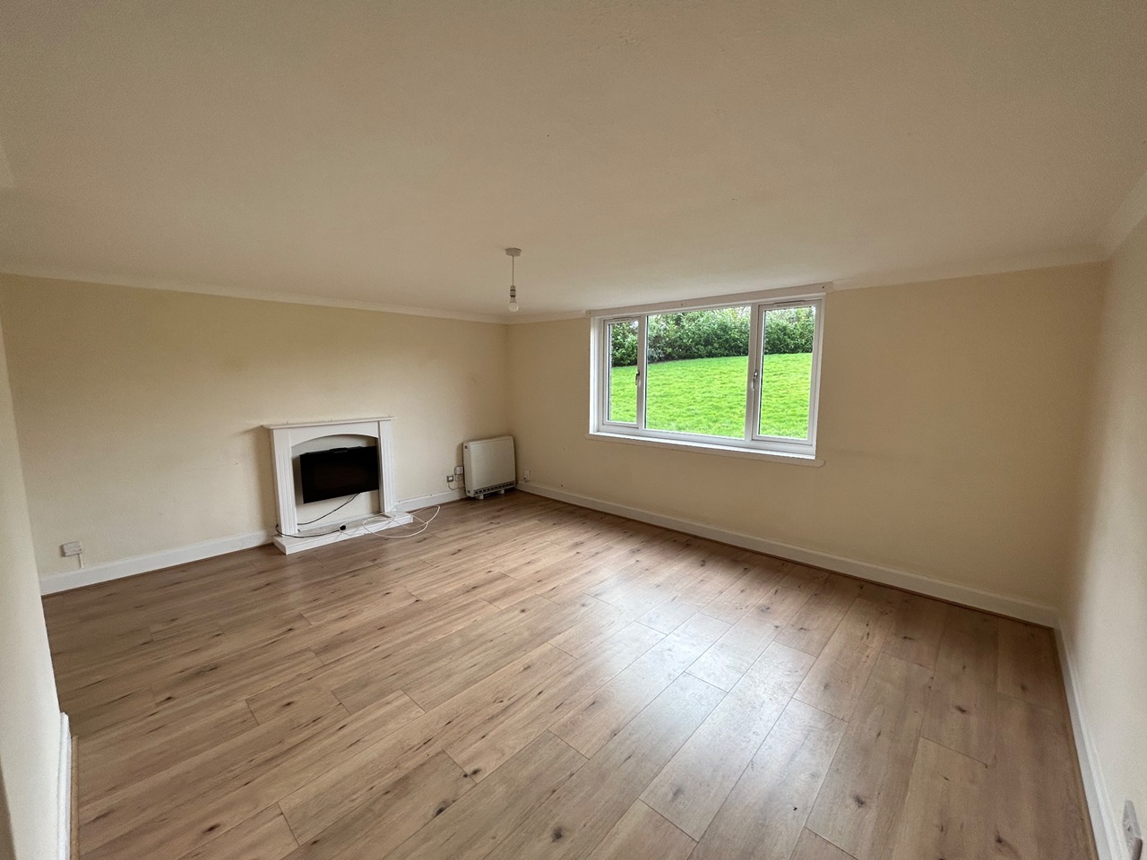 Cumbernauld 3 Bed Braehead Road, G67 To Rent Now for £