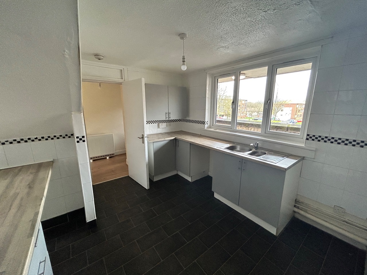 Cumbernauld 3 Bed Braehead Road, G67 To Rent Now for £