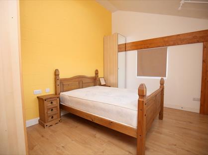 1 Bed Semi-Detached House, Stoney Road, CV1