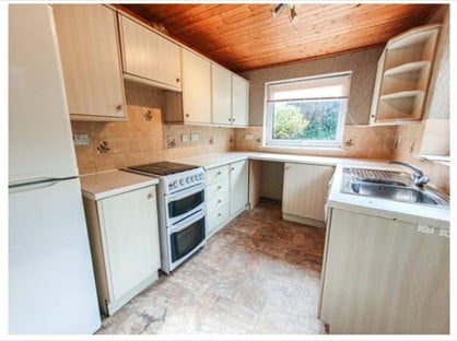 3 Bed Semi-Detached House, Lynmouth Close, OL9